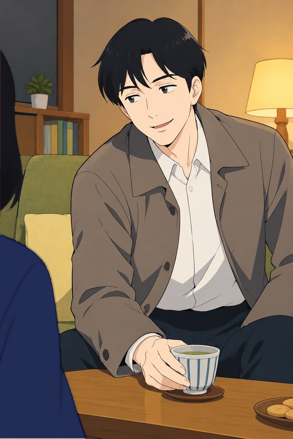 透が湯のみに手を添えて身を乗り出す。名案を思いついた顔。手前にひかりの背中。