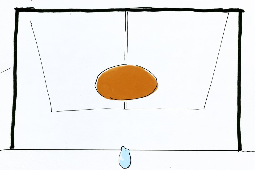 天井の板の寄り。真ん中に茶色いしみが丸く広がり、その下の板の縁から、水色のしずくが1つふくらんで落ちかけている。真下から見上げる角度。